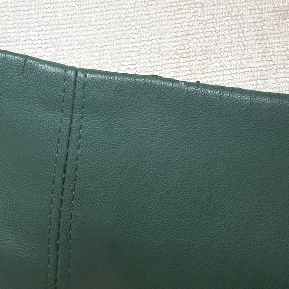 Express High Waisted Green Faux Leather Seamed Pencil Skirt Size 0 - Picture 12 of 12